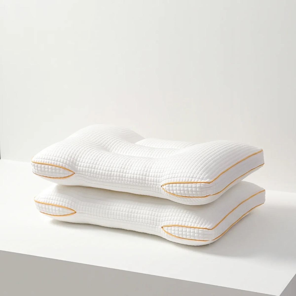Ergonomisches Erwachsenenkissen von Die stille Nacht, schräg von vorne